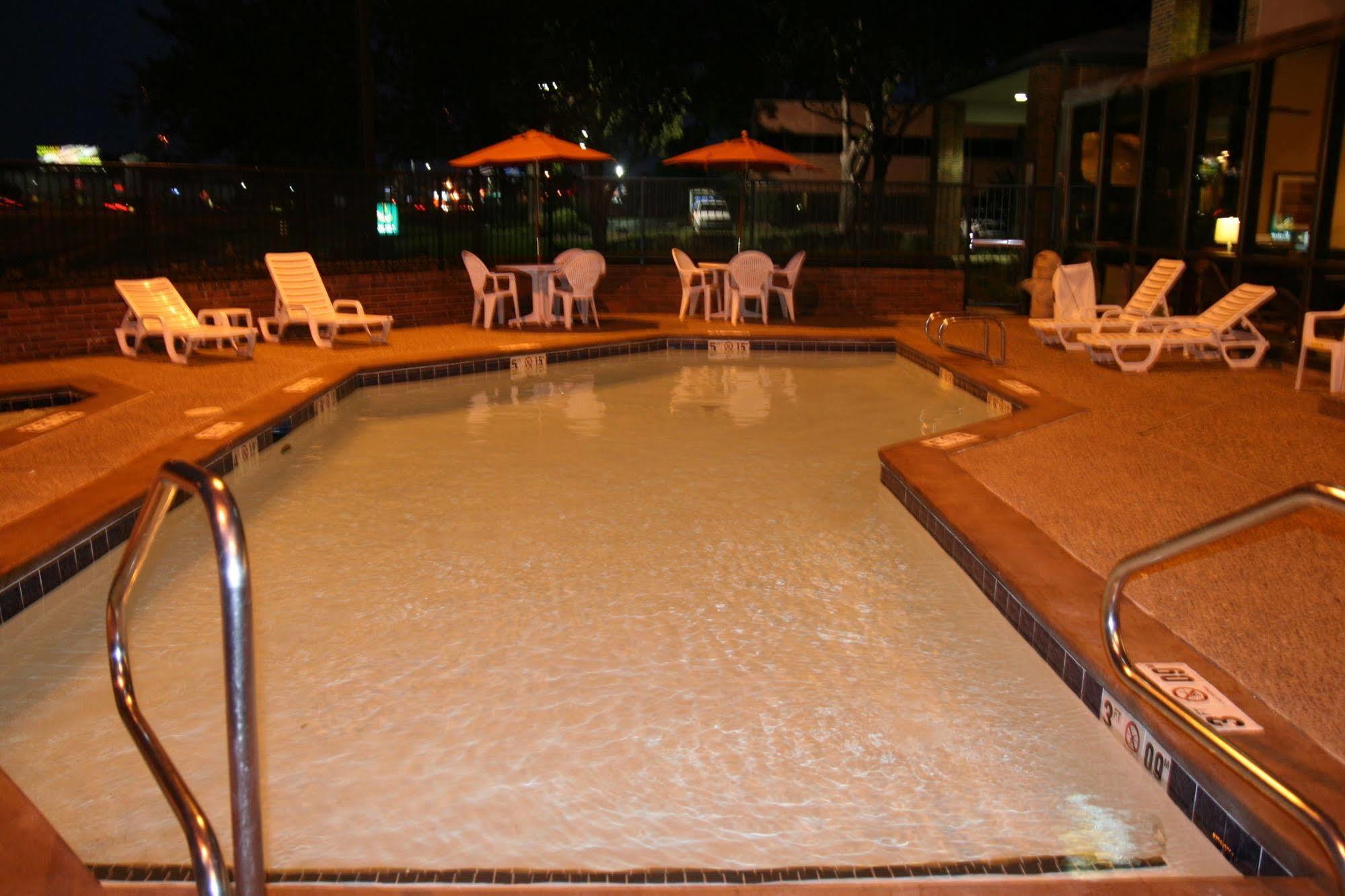 6 Ok Fairgrounds West Hotel 3*